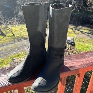 Merrell leather boots. Waterproof, black size 8.5